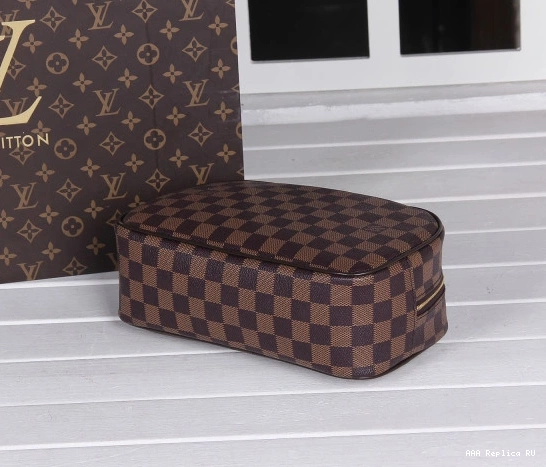 Aaa replica bags BAG LOUIS VUITTON TOILETRY 0823